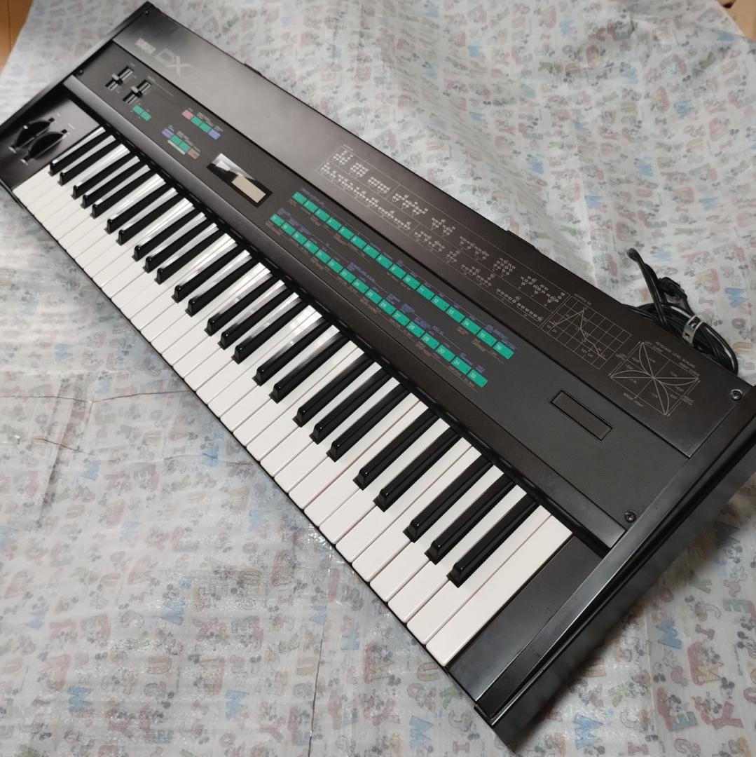 YAMAHA「 DX7 」 FM音源搭載デジタルシンセサイザー