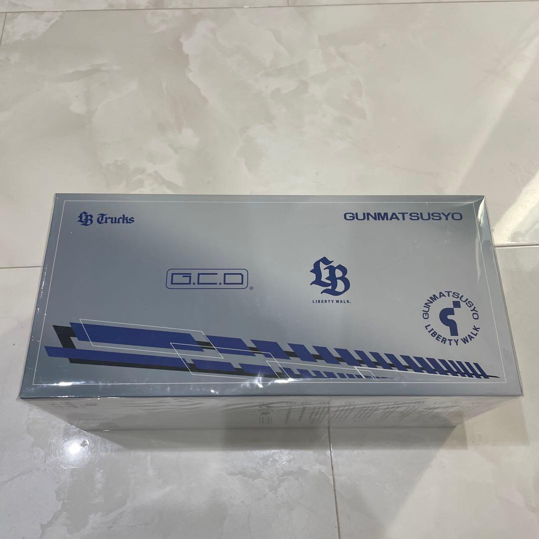 ミニカー LIBERTY WALK Mitsubishi Fuso Super Great