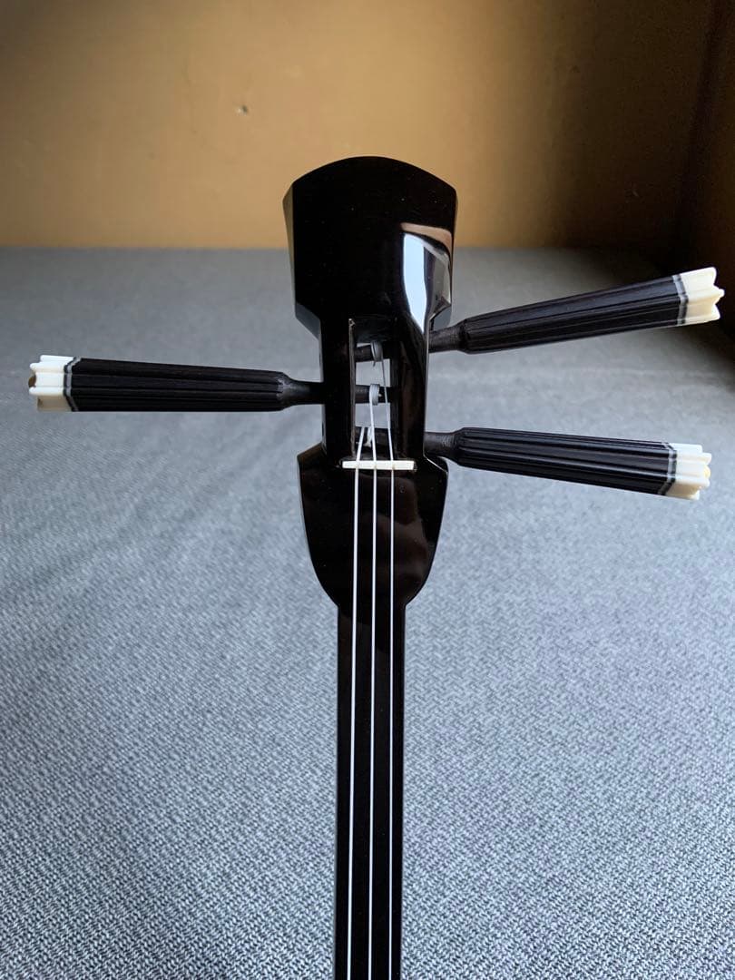 沖縄三線　与那城型　八重山黒木真黒　スンチー塗り　本張り