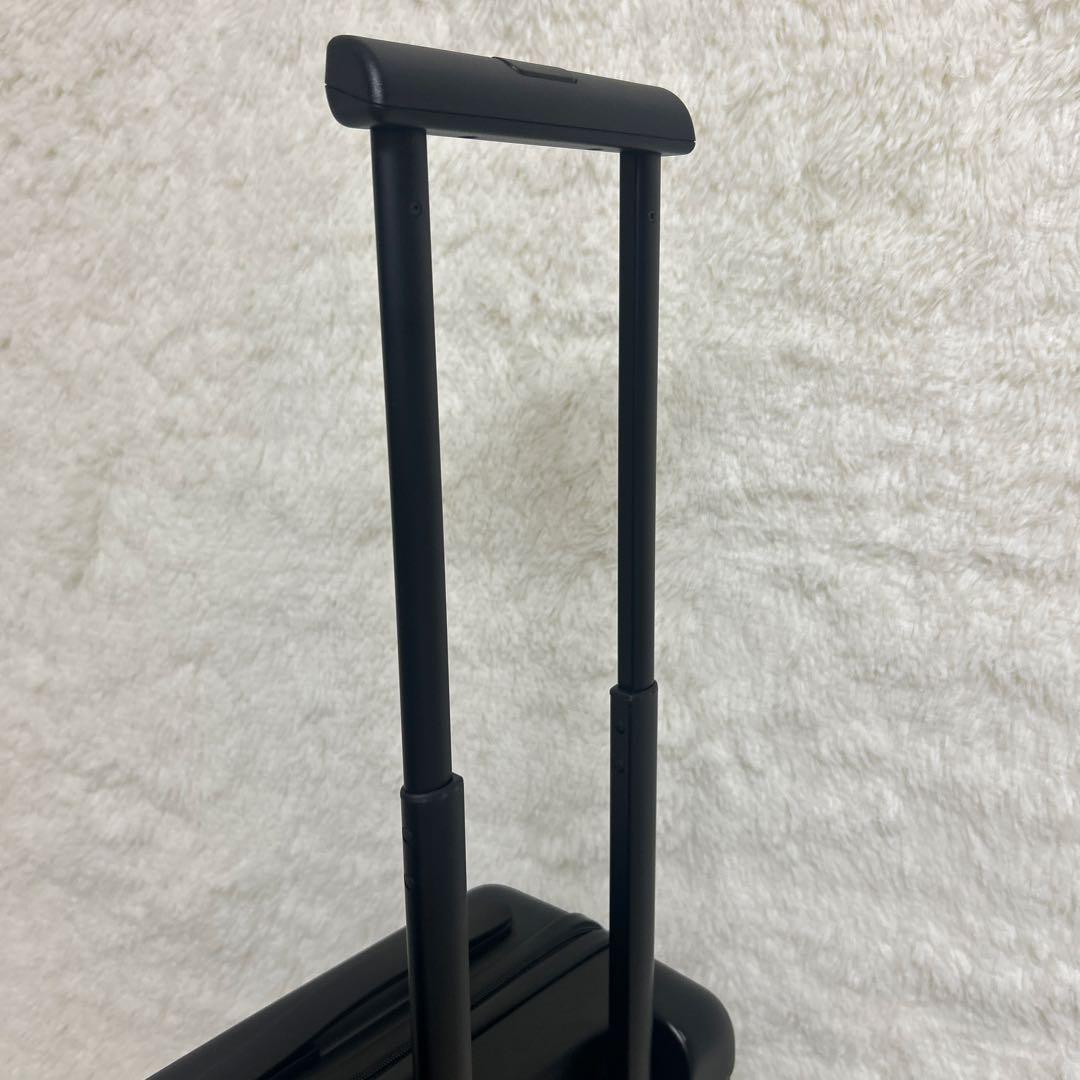 美品 送料無料 無印良品 バーを自由に調節できるハードキャリーケース 20L