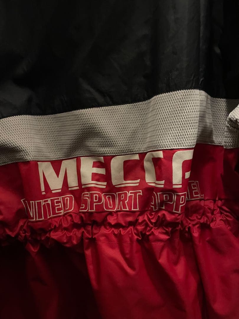 MECCA USA XL フード付きジャケット 黒/赤
