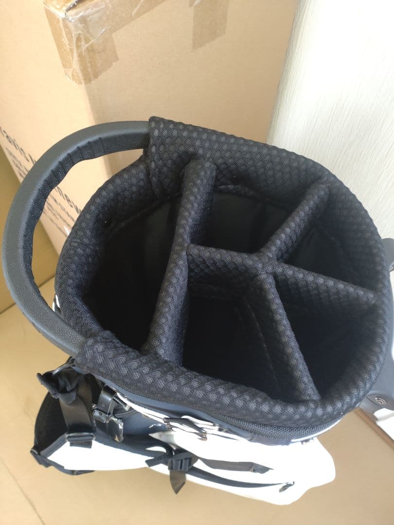 Travis Mathew トラヴィスマシュースタンドバッグ ホワイト/ネイビー