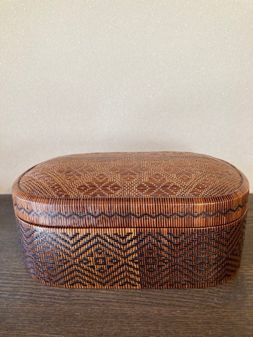 タイ・ヤンリーパオ楕円形小物入れ