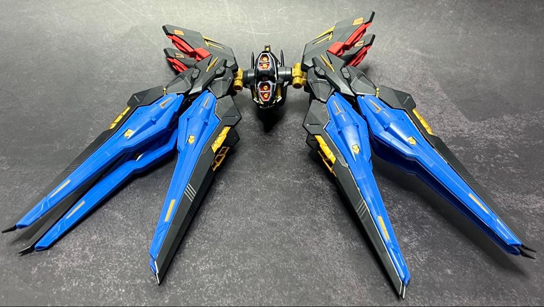 MGEXストライクフリーダムガンダム組み立て品