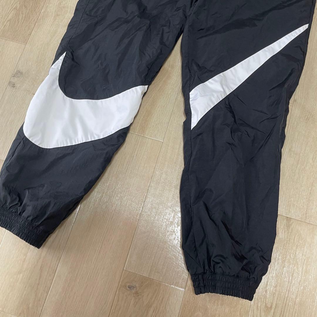 NIKE スポーツウェア ナイロンパンツ メンズMサイズ 黒白