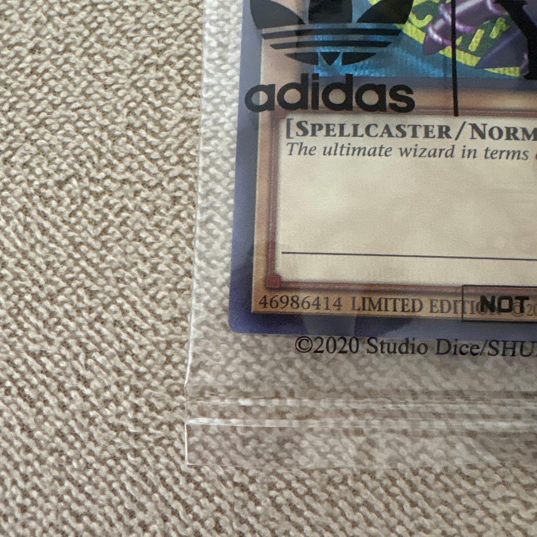 アディダス　遊戯王　ブラックマジシャン