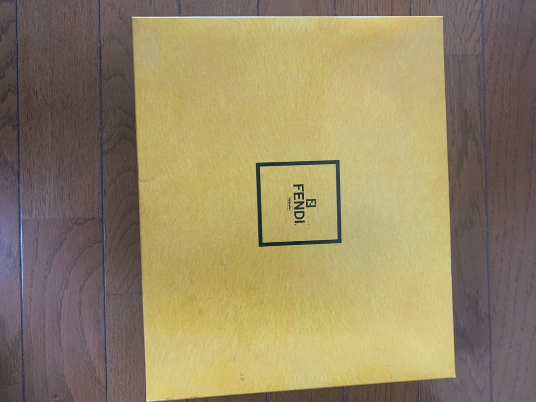 FENDI ロゴタオル ギフトボックス付き