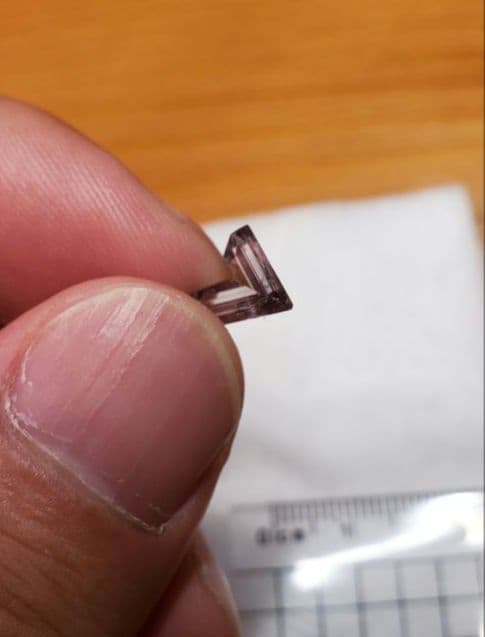 ダイアスポア　原石　双晶