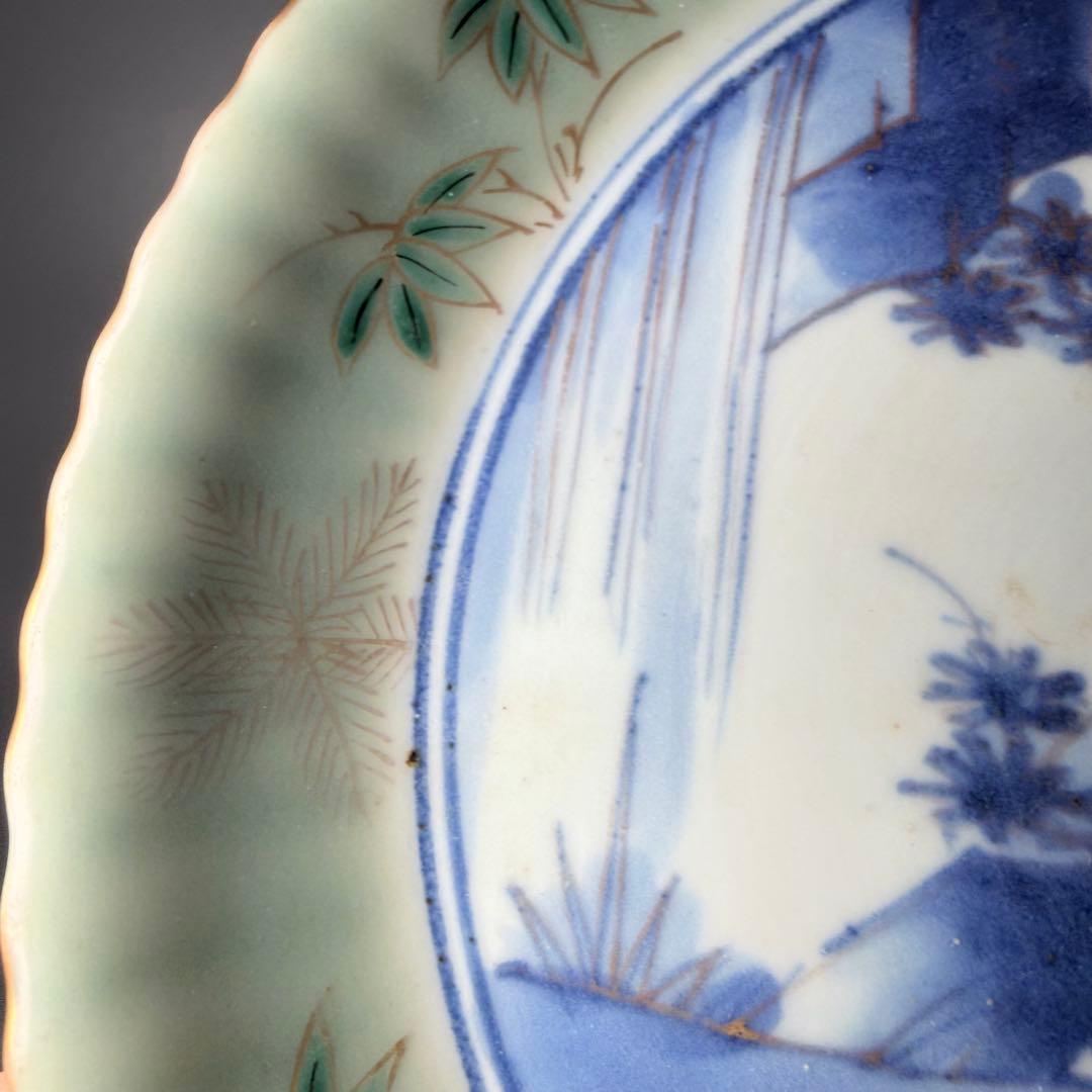 古伊万里　青磁染付風景図菊花形七寸皿　太明成化年製　直径約21cm　鶴亀