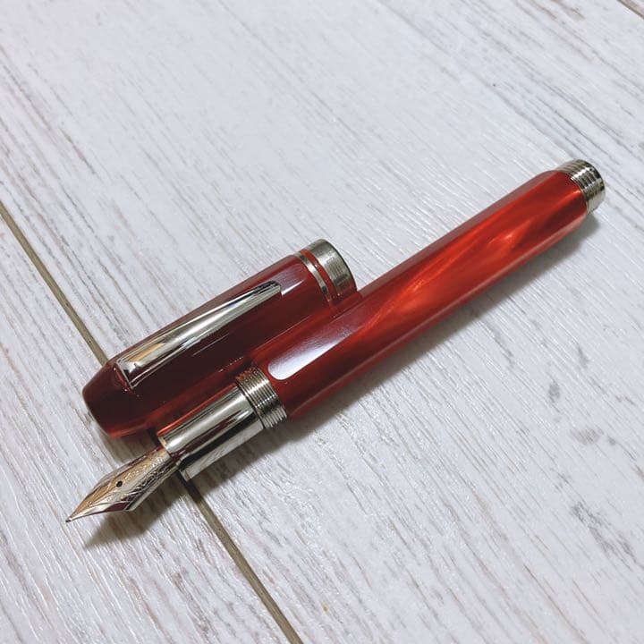 希少品　デルタ万年筆　プロフェリ　レッド