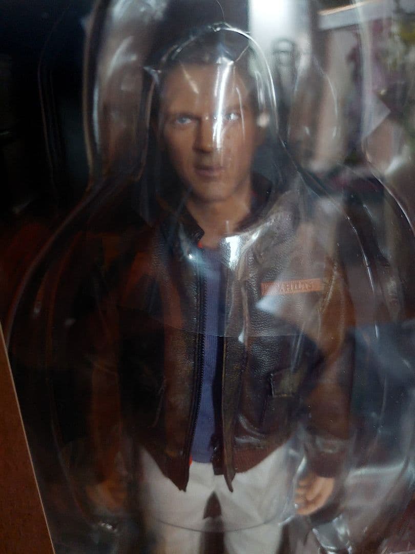 スターエーストイズ　スティーブ•マックイーン　大脱走デラックスフィギュア