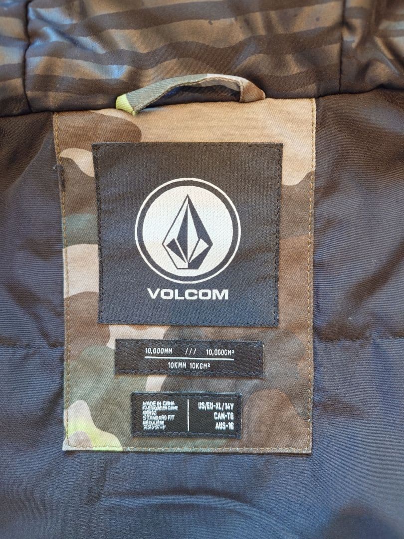 VOLCOMボルコム　キッズ用スノーボードウェア上下セット