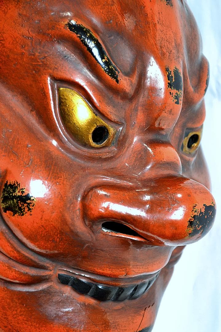 大金剛面 赤色と黒色の工芸品