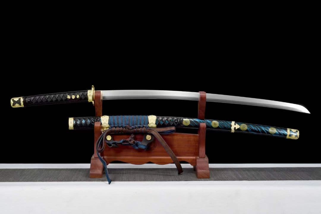 【皇室の太刀】古兵器 武具　刀装具　日本刀　模造刀 居合刀