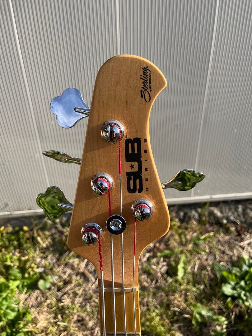 Sterling by Music Man SUB 4弦エレキベース