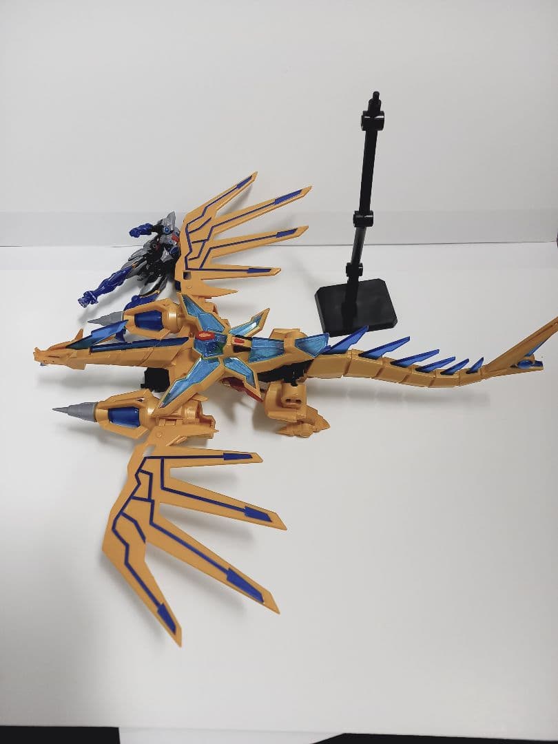 MODEROID ダイナゼノン ／ グリッドマン&ビッグゴルドバーン　2ヶセット