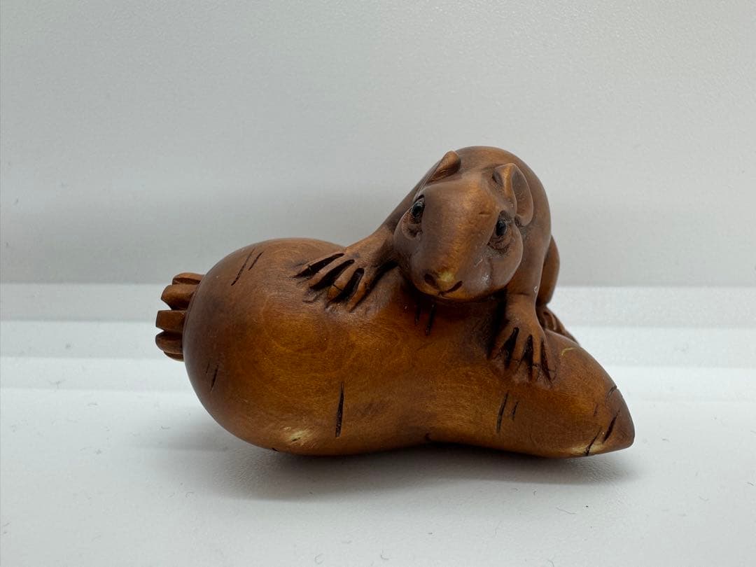 【美品】ネズミ 鼠 根付 木彫 置物 工芸品 美術品 骨董 光玉 在銘