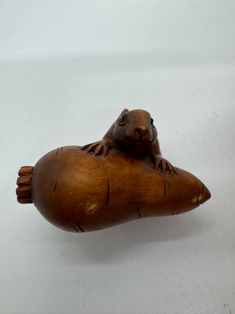【美品】ネズミ 鼠 根付 木彫 置物 工芸品 美術品 骨董 光玉 在銘