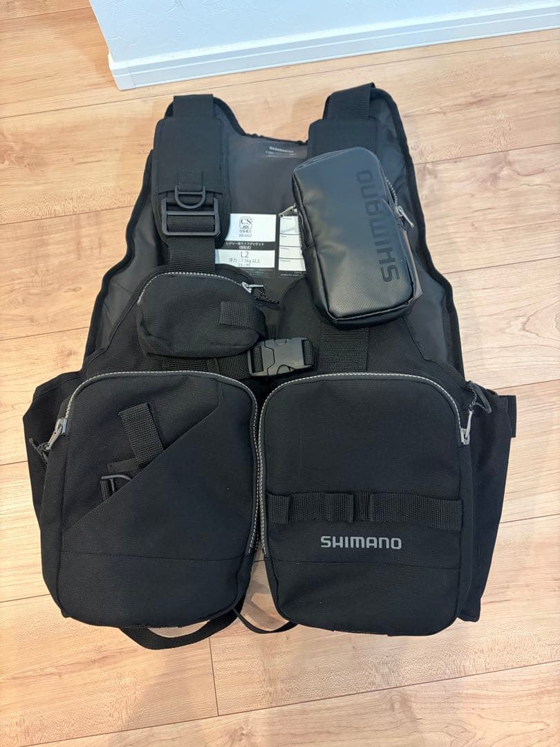 ぴ*ぴ様 【美品】SHIMANO ブラック フィッシングベストフローティング