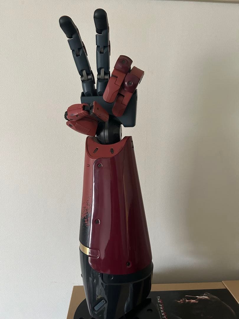 メタルギアソリッド5 バイオニックアーム 1/1スケール＋レガシーコレクション