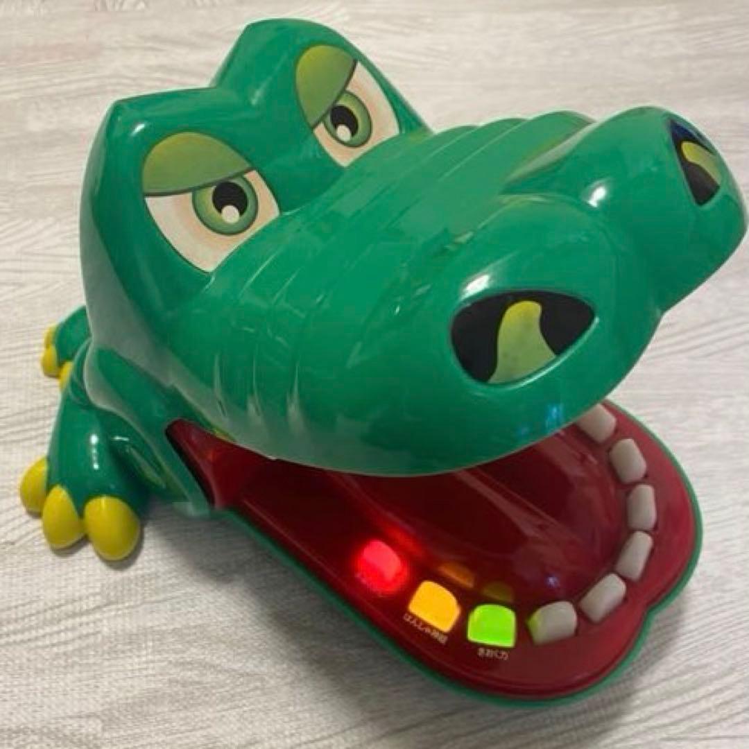 激レア！　電動 イタイワニーMAX ボードゲーム ワニ　クロコダイル　光る