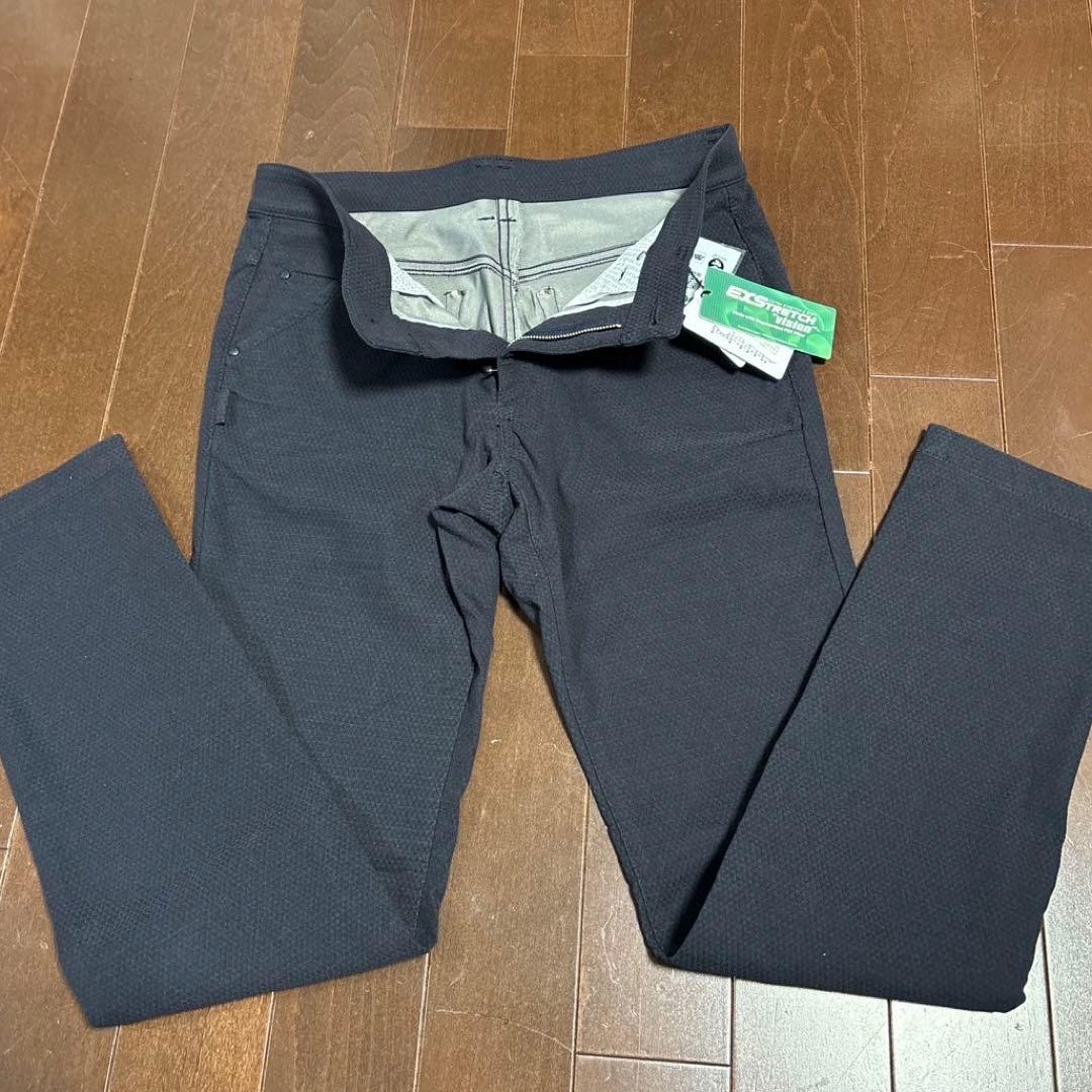 パーリーゲイツ　T/Cドビーピラミッド柄濃紺パンツサイズ4