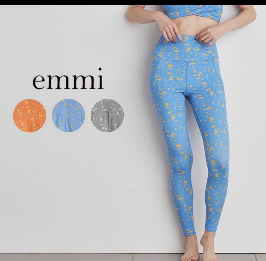 ⭐︎新品⭐︎emmi yoga エミヨガ　トップス&レギンス　9-11号　上下