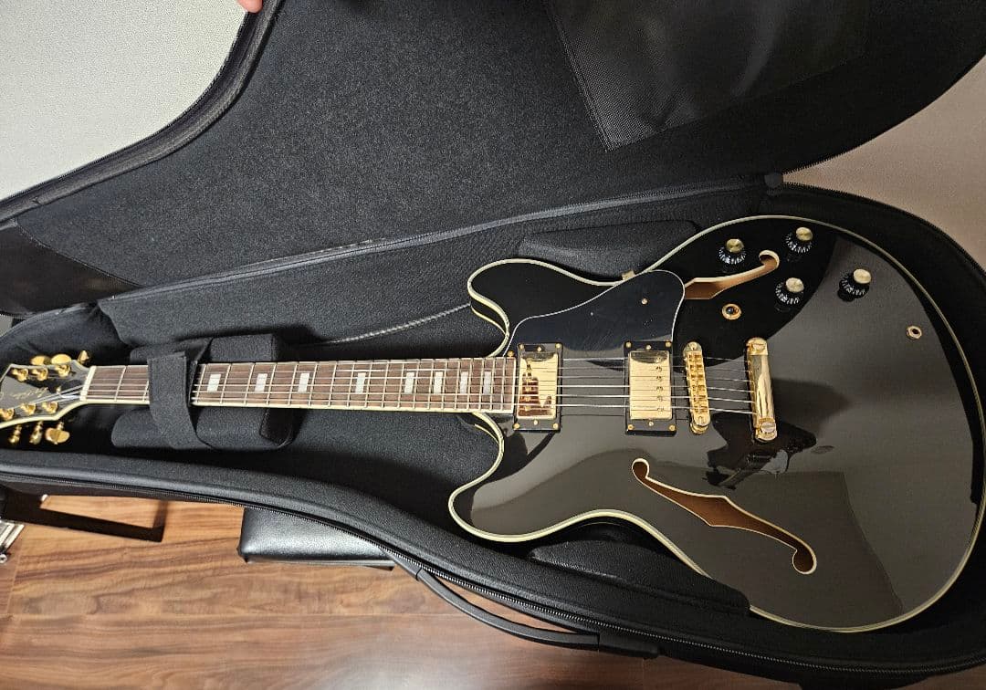 Sire 335 Larry Carltonブラック