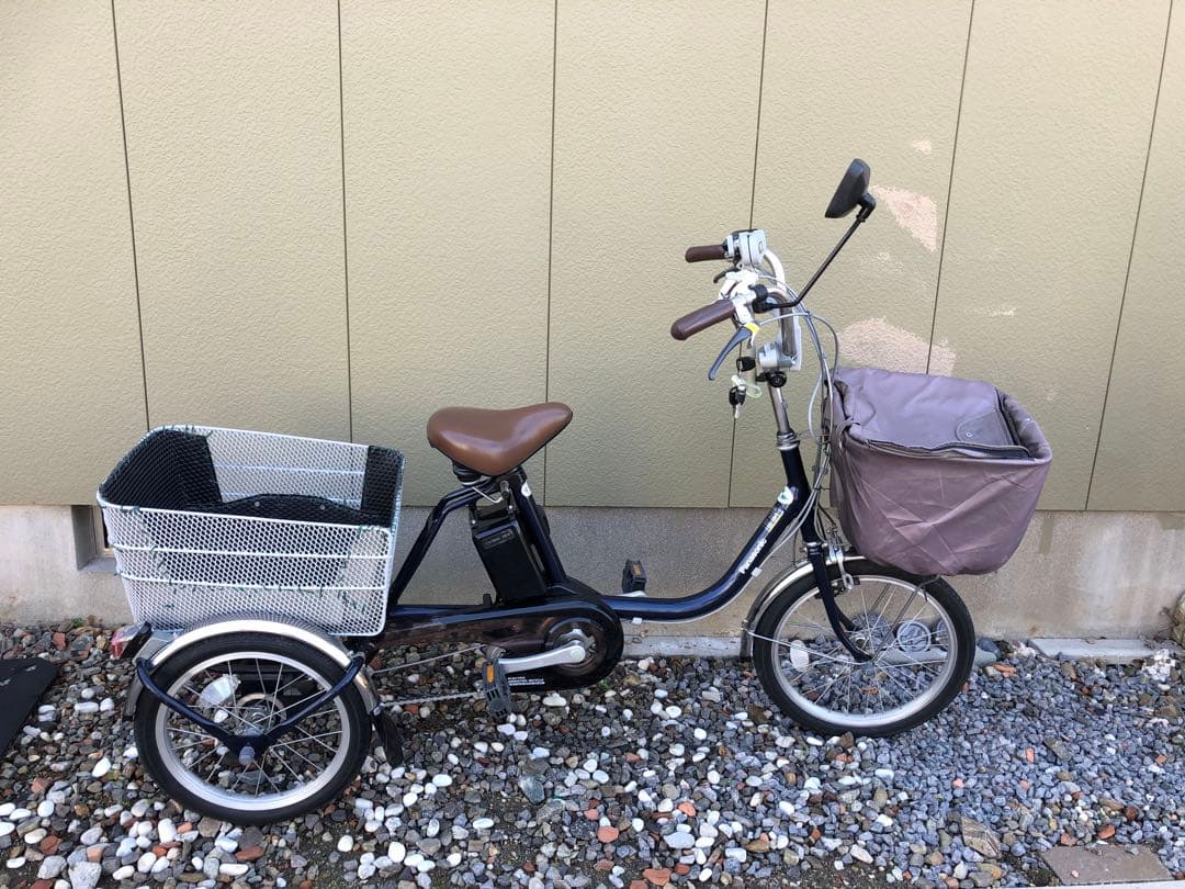 三輪電動アシスト自転車 黒 前後バスケット付き