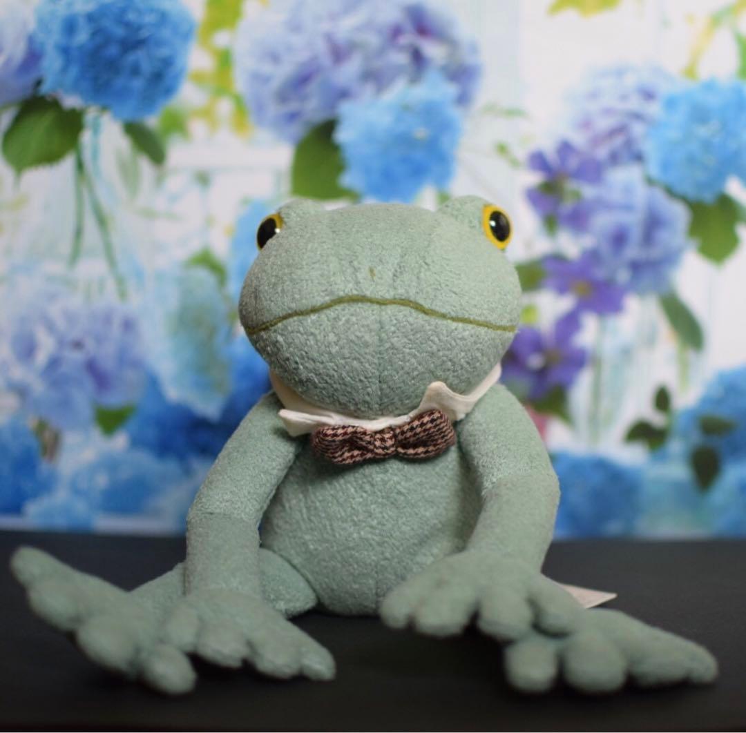 モンスイユ　カエル　ぬいぐるみ