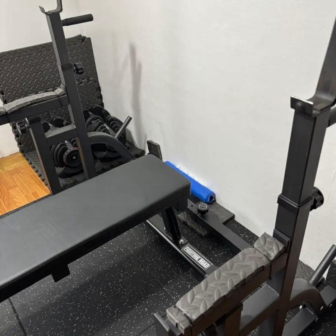 トレーニングベンチ　バーベルラック　ベンチプレス