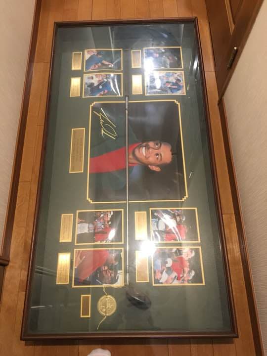 タイガーウッズ1997年初マスターズ優勝記念ドライバー付きショーケース