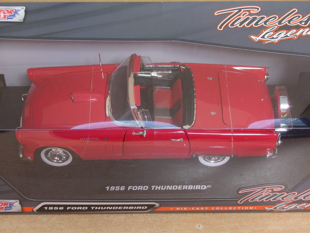 1/18 フォード サンダーバード オープンクーペ レッド 1956 Ford