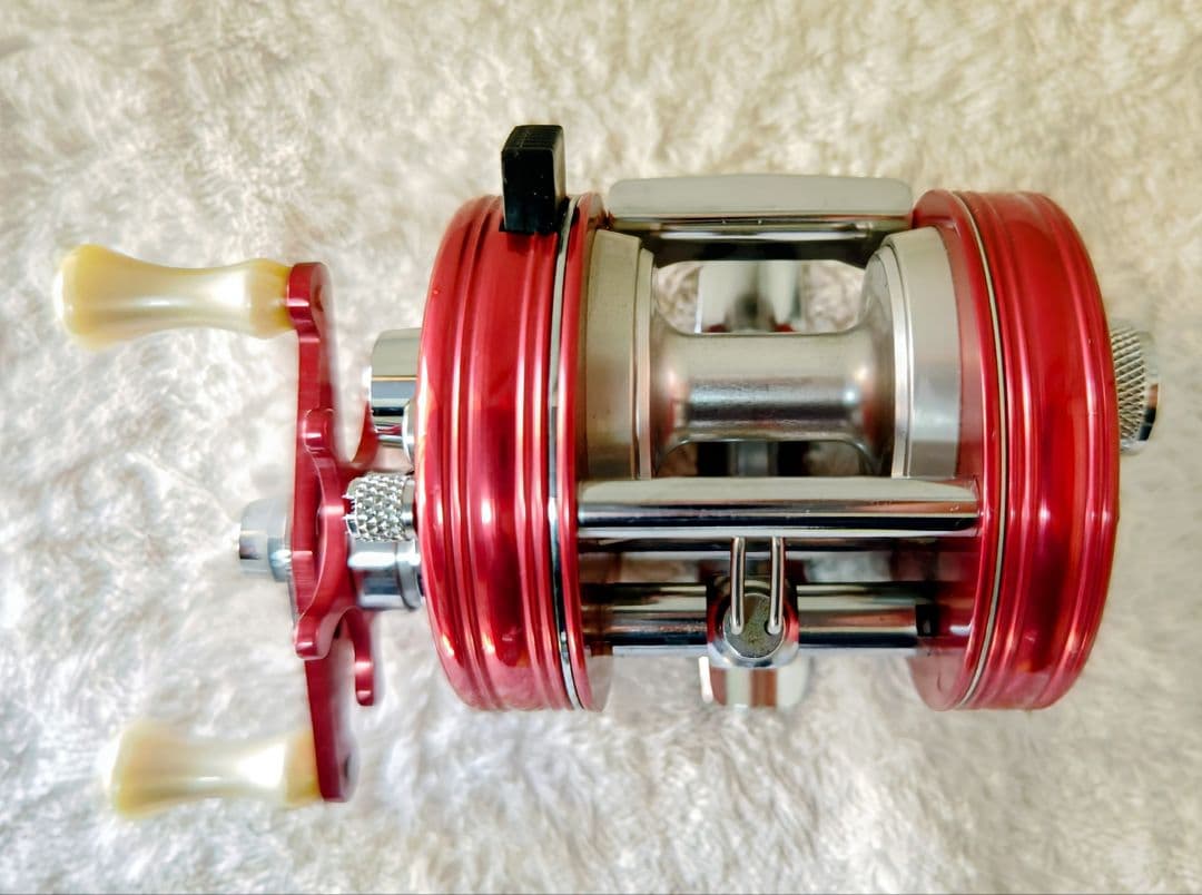 極美品 ABU アブ アンバサダー 2500C ノスタルジア レッド