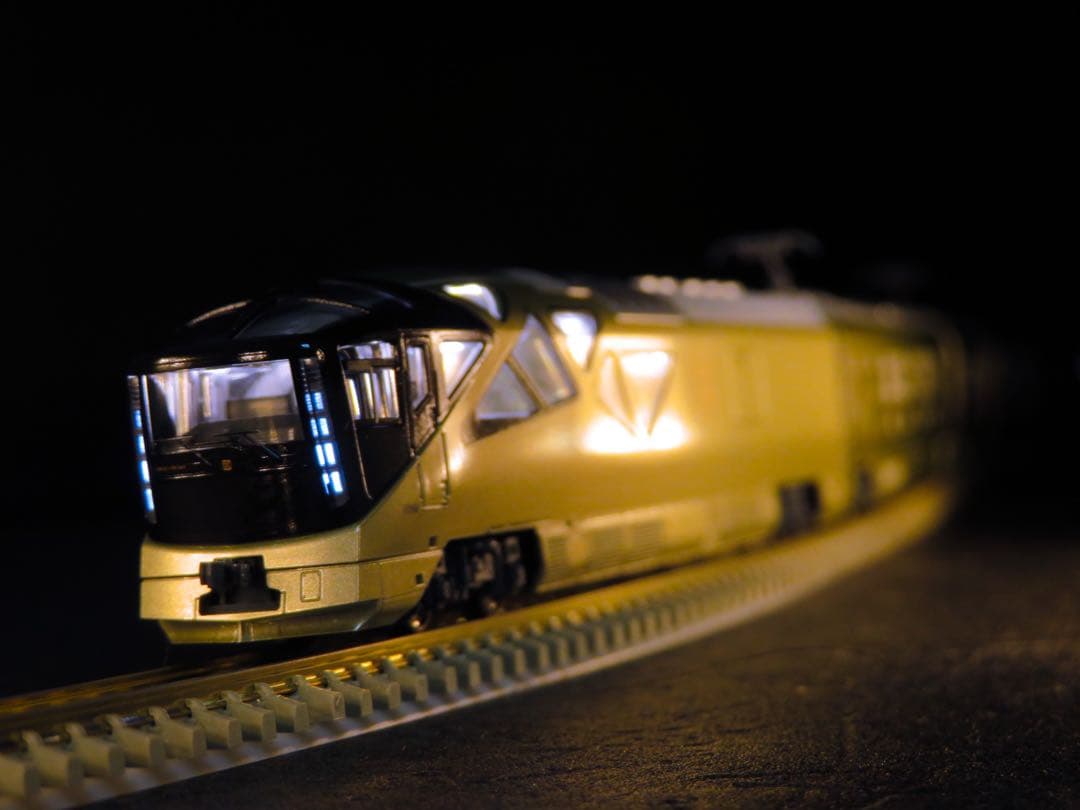 KATO E001形 TRAIN SUITE 四季島【新品,未使用品】