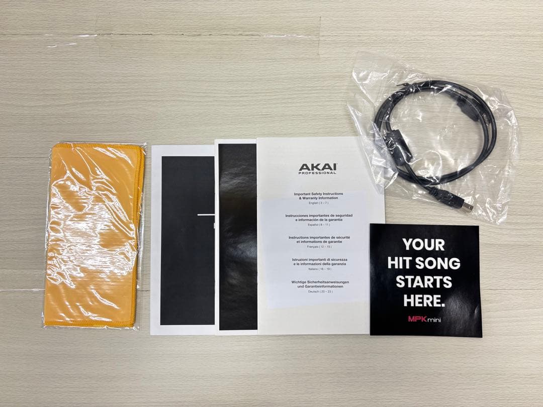 AKAI MPK mini play MIDIキーボード