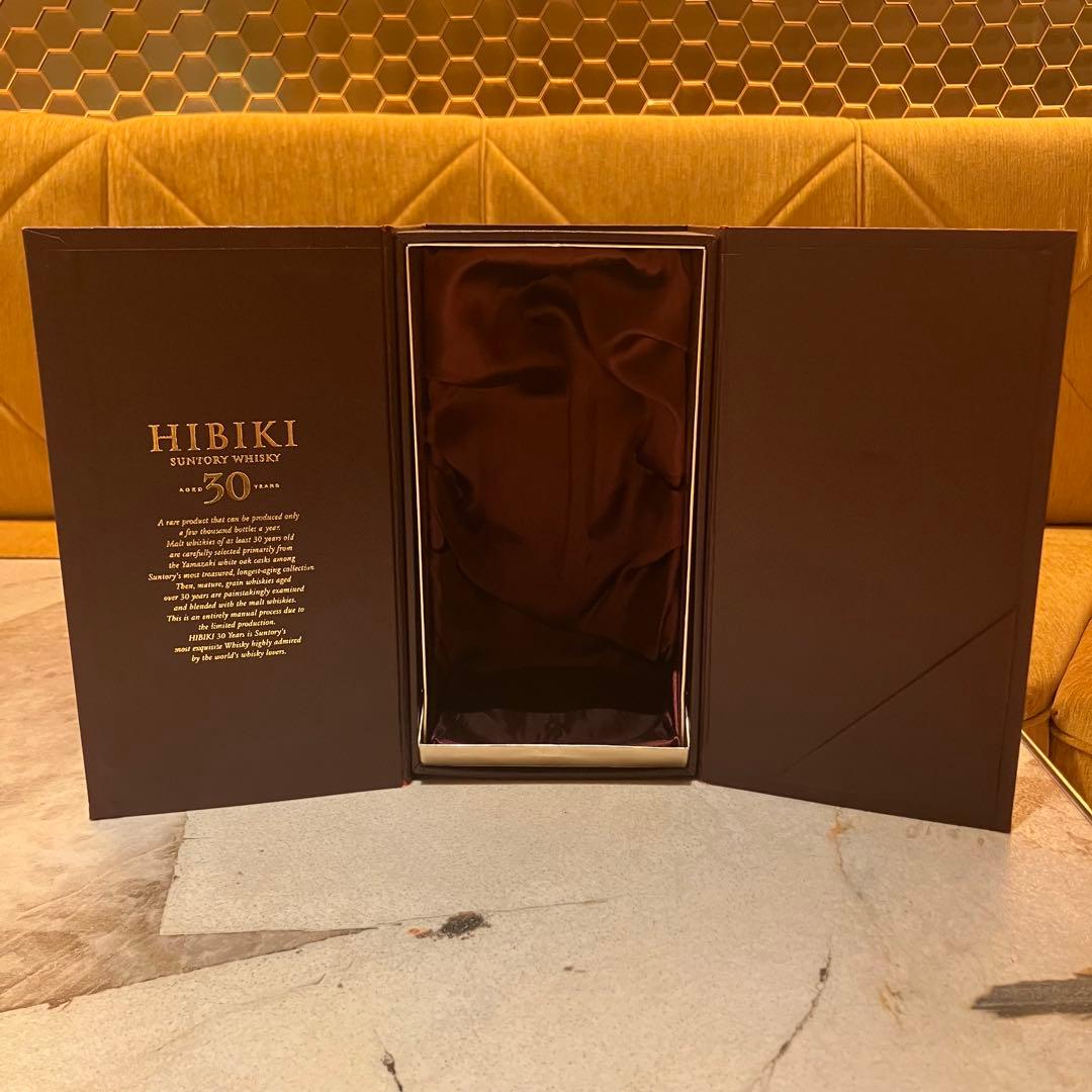 Hibiki 響 30年 空瓶　専用ギフトボックス付き