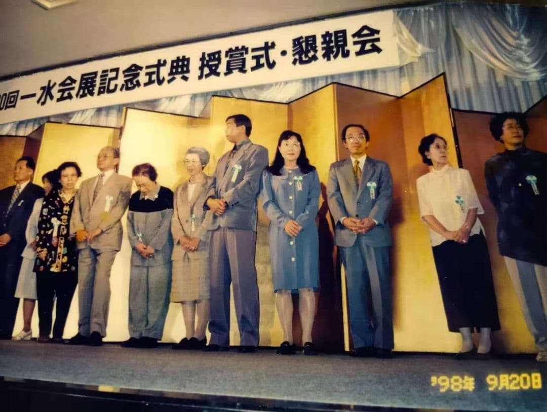 真作油絵 一水会準会員 豊田満春「静物（椿）」F3号 銀色豪華額装 2021年作