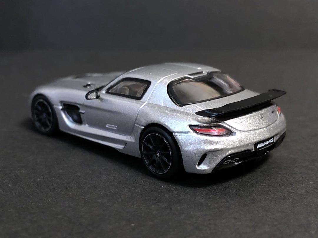 ターマックワークス 1/64 メルセデスベンツ SLS AMG ブラックシリーズ