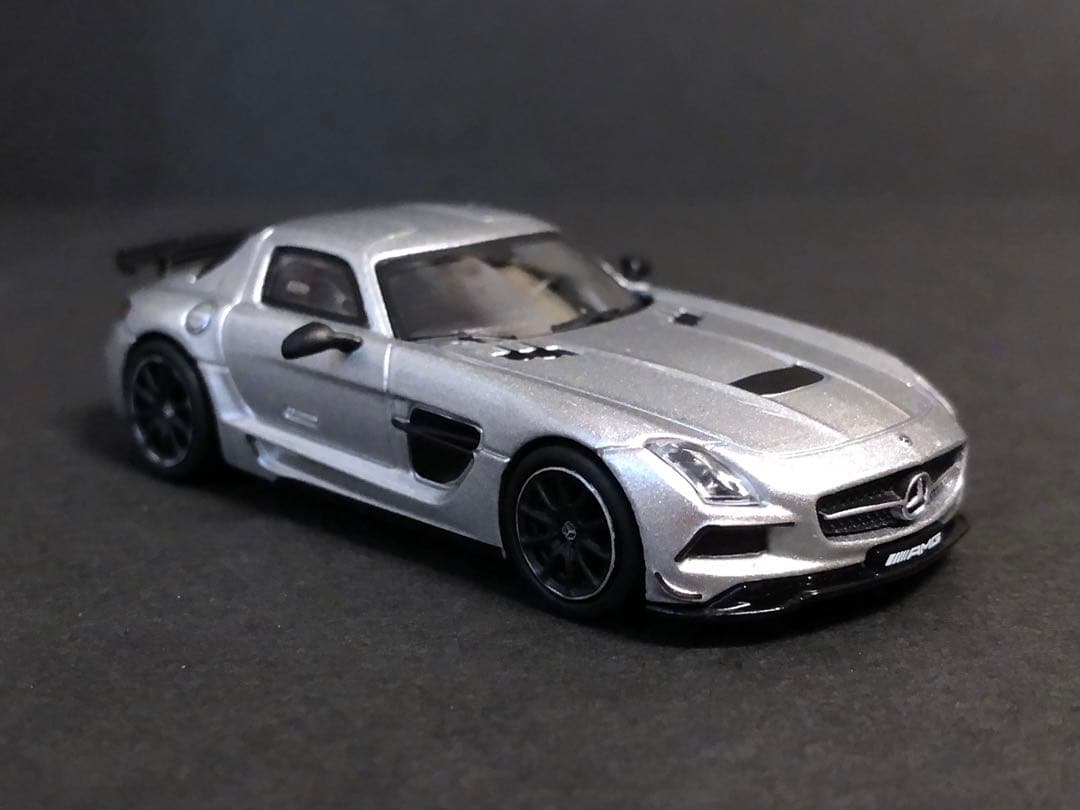 ターマックワークス 1/64 メルセデスベンツ SLS AMG ブラックシリーズ