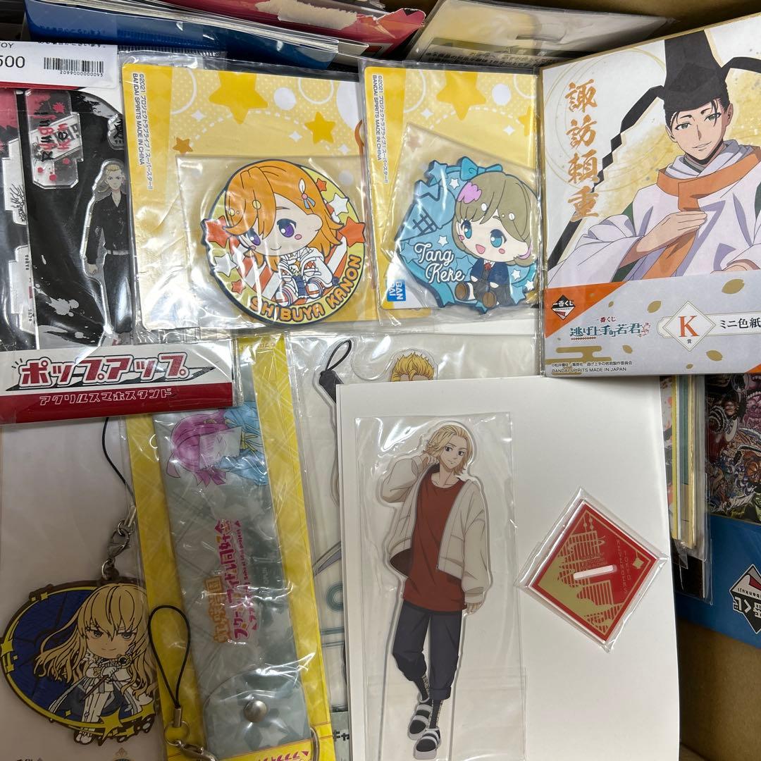 キャラクターグッズまとめ売り　漫画　アニメ　グッズ　セット　おまとめ　400個