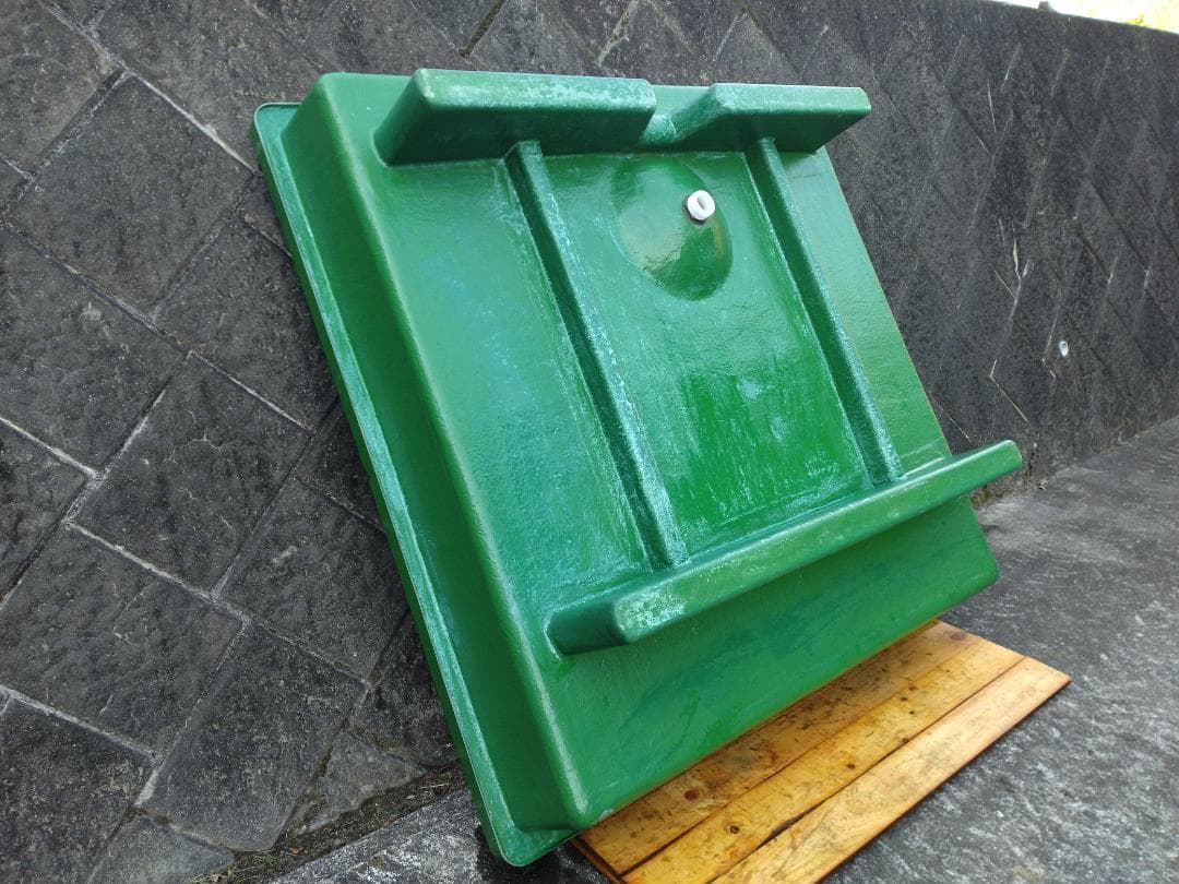 【美品】　FRP製らんちゅう水槽（トーワ・ケミカル社製）　【引取り限定】