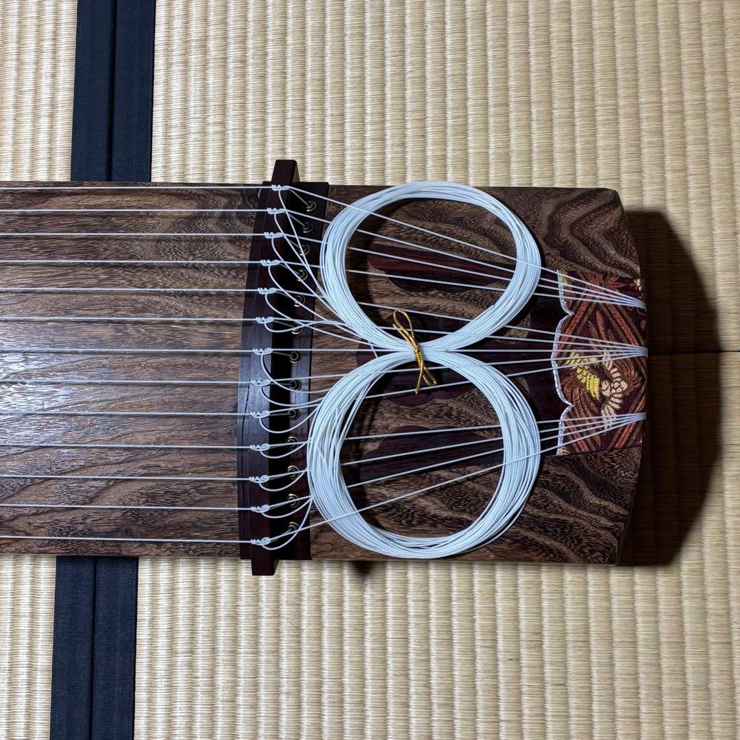 【高級 送料込み】お琴 13弦 綾杉彫り くり甲 和楽器