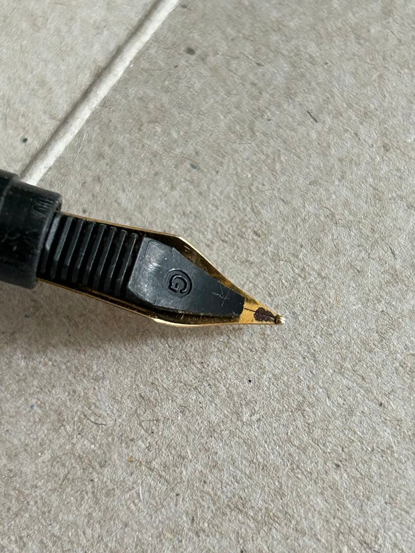 珍しいIRIDIUM POINT GERMANY 万年筆女王記念ペンコレクション