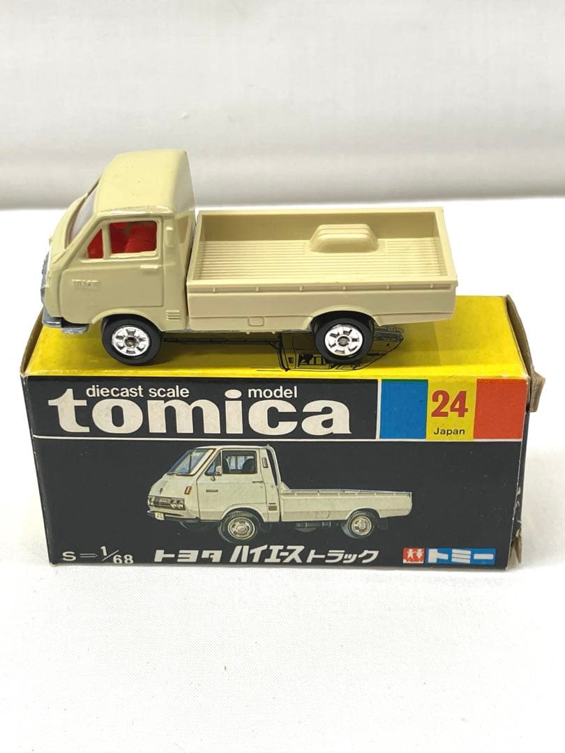 トミカ トヨタ ハイエース トラック ベージュ クリーム No.24 黒箱