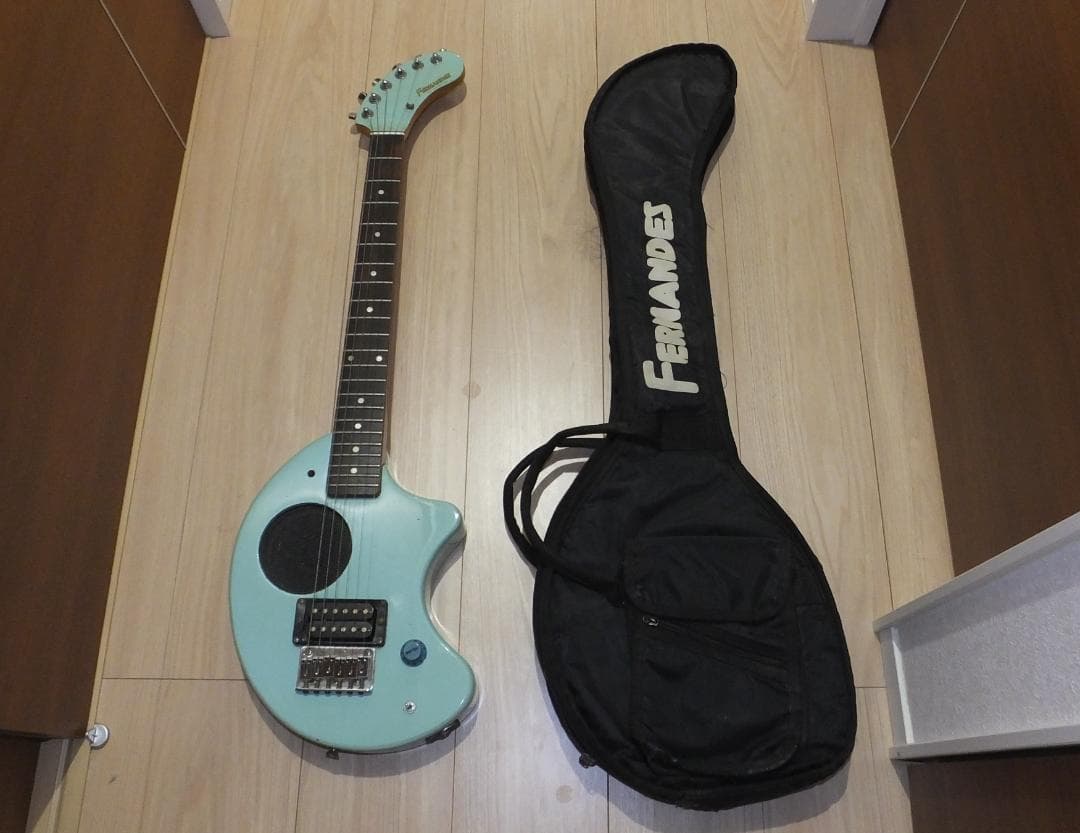 FERNANDES エレキギター ミントグリーン（ジャンク）