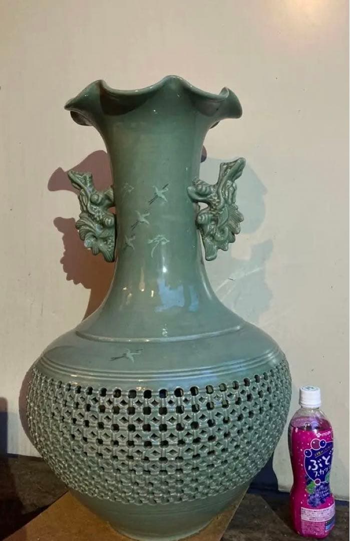 青山作　特大壺　青磁　透かし 雲鶴紋　二層網目　訳あり　花瓶　網目彫　緑色　双耳