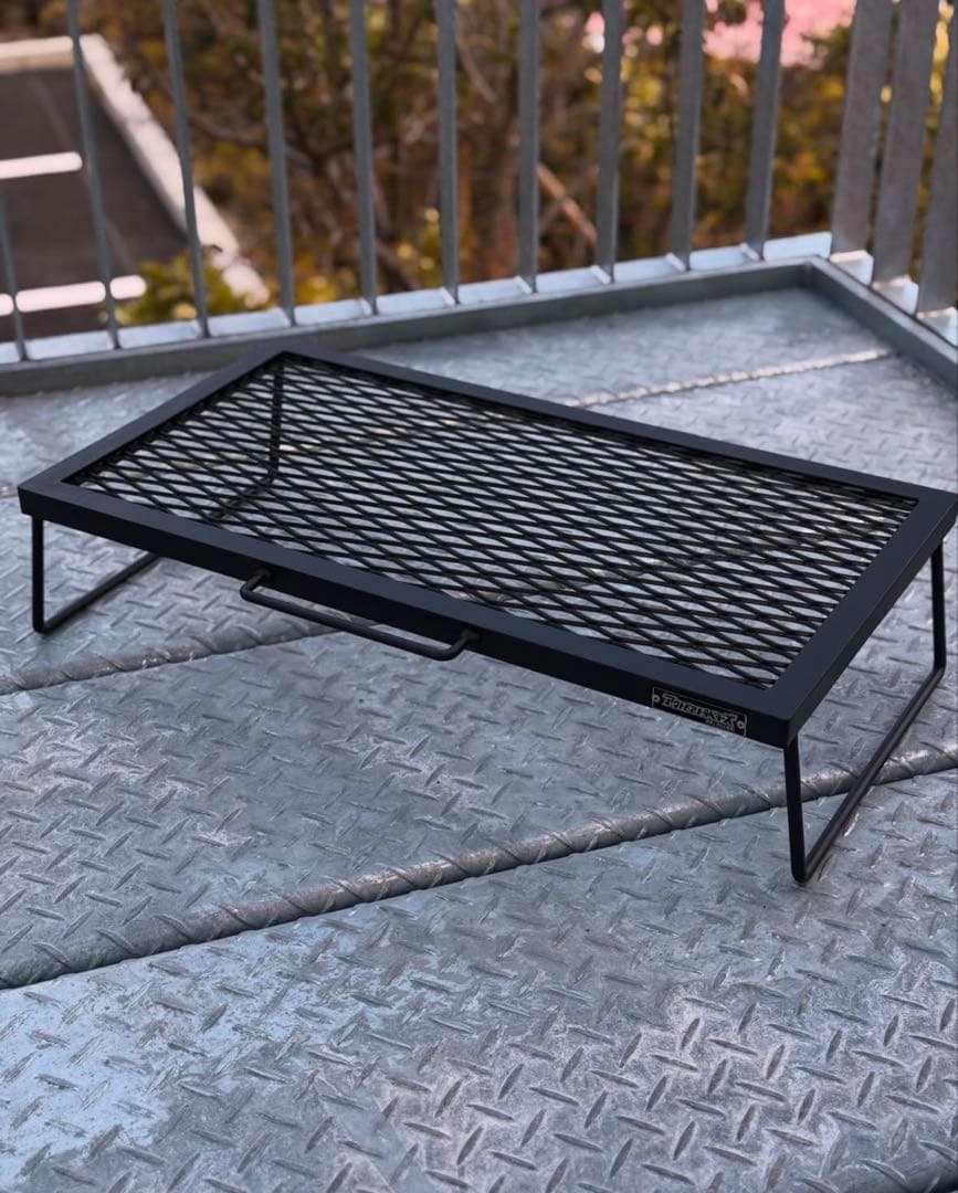 【新品未使用】アイアンテーブル 低っ(アウトドアトラベラーズver)