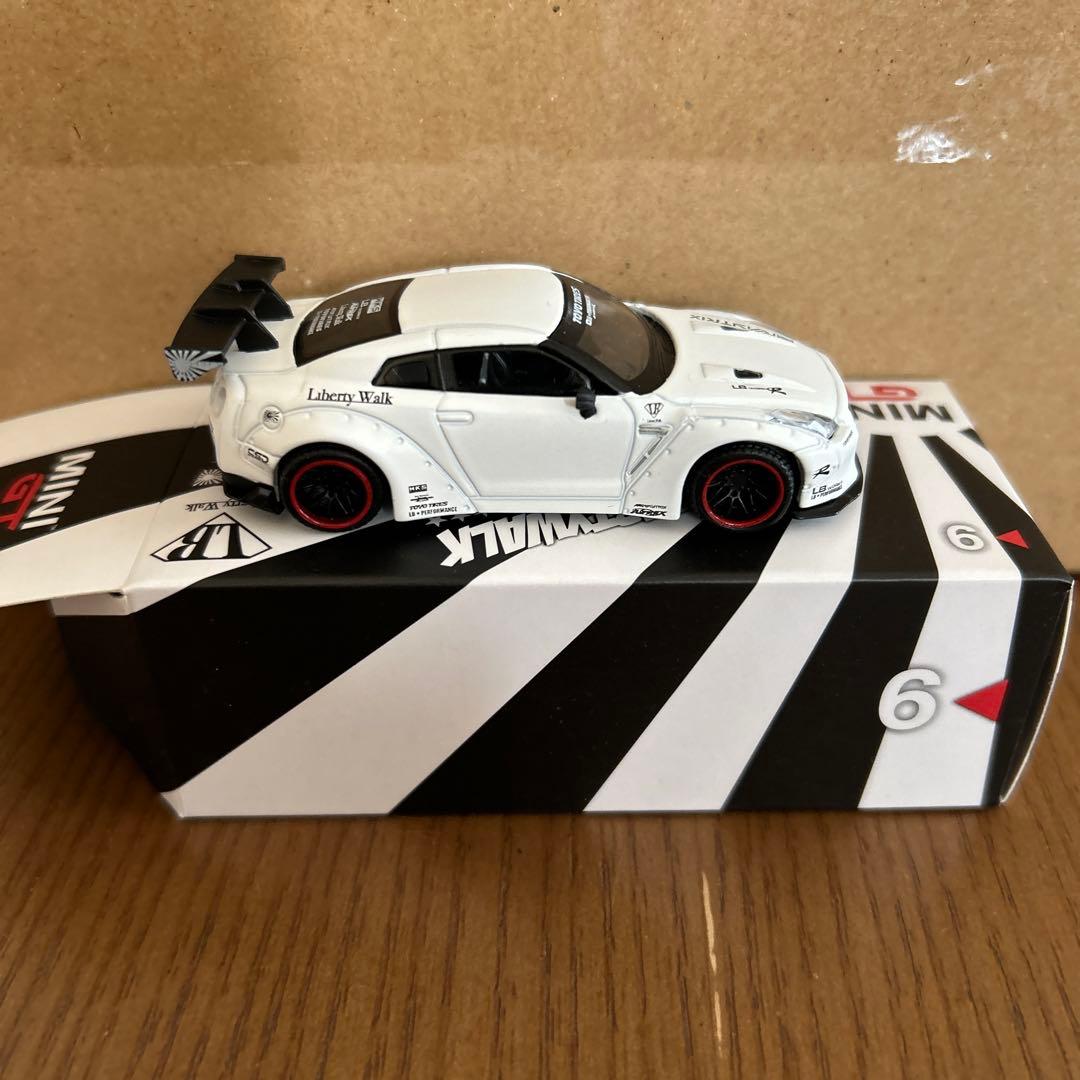 ミニカー LB Nissan GT-R Matte White MINI GT