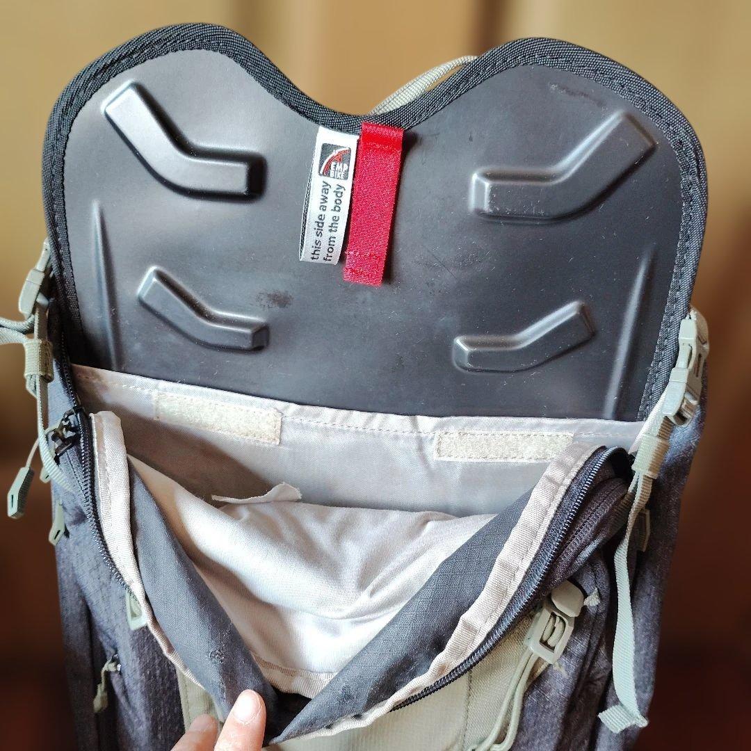 VAUDE Bracket 16 バックパック ダークグレー/グリーン